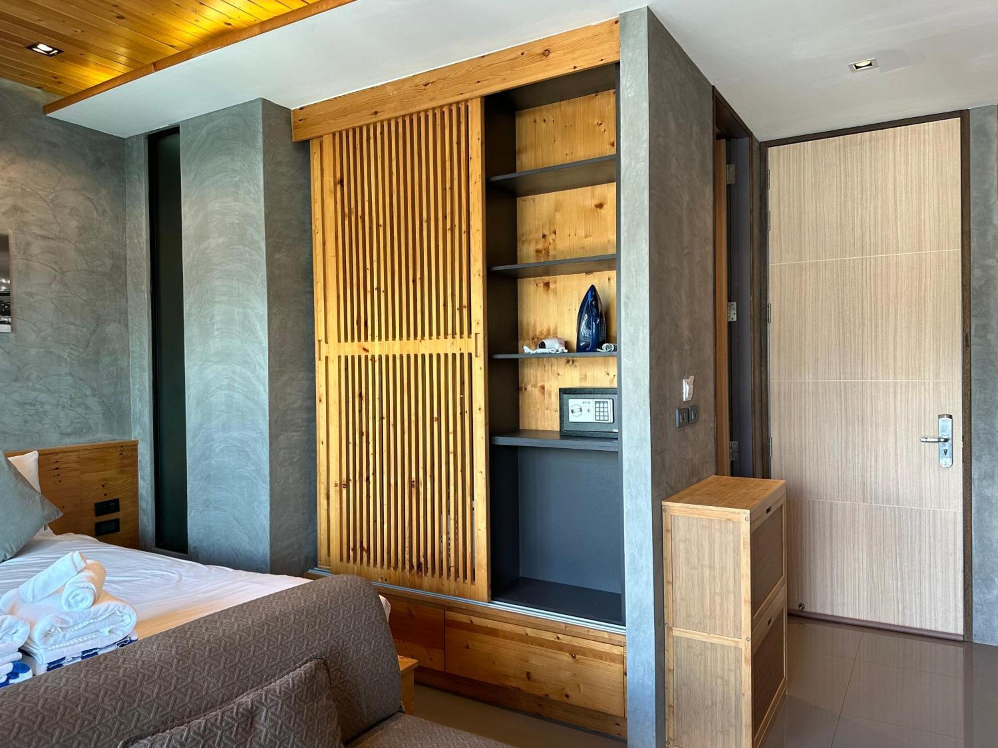 1bdr Relife Naiharn By Capital Pro * Phuket